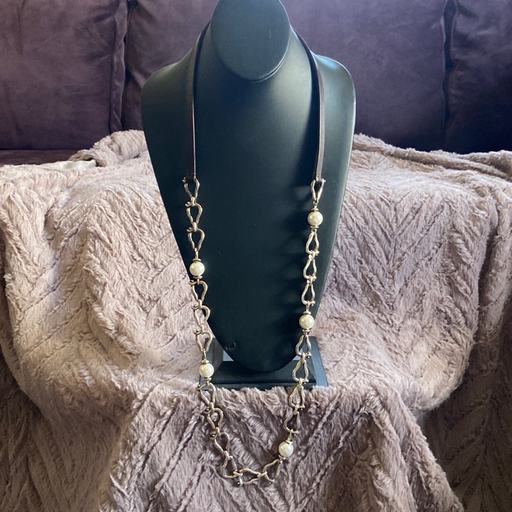 UNOde50 leather and silver linked necklace with pearl accents